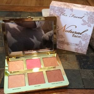 Too Faced Natural face highlight blush face palle